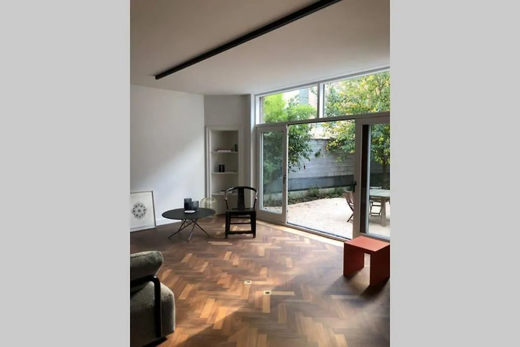 Xlsr, Lightfull Garden Apartment In The City Center Of Ghent Belgium